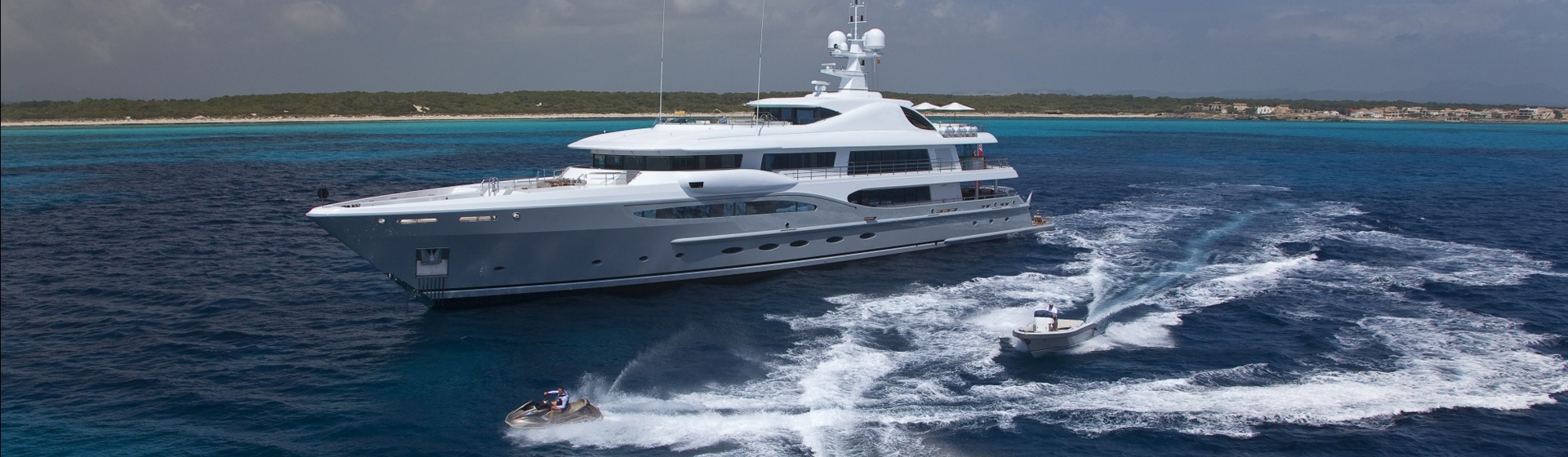 Superyacht charter South French Amels 215