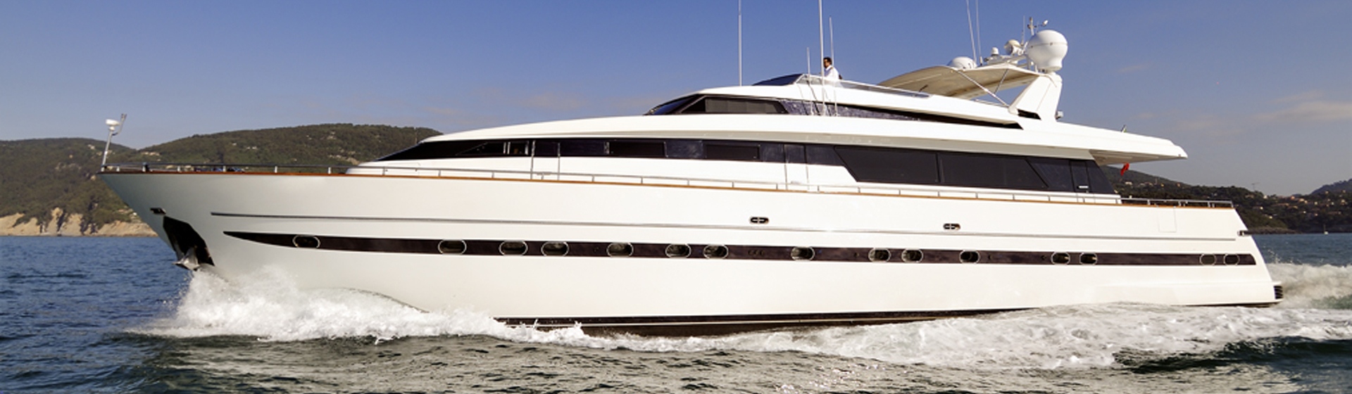 Luxury Crewed Yacht Charter Capri sanlorenzo 100