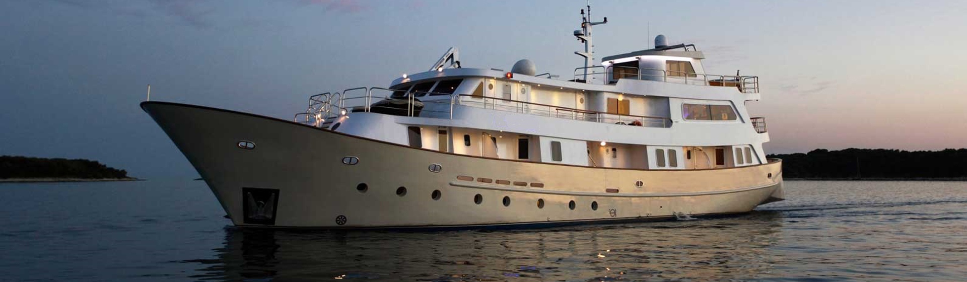 Superyacht charter Croatia Cruysse 130 (1)