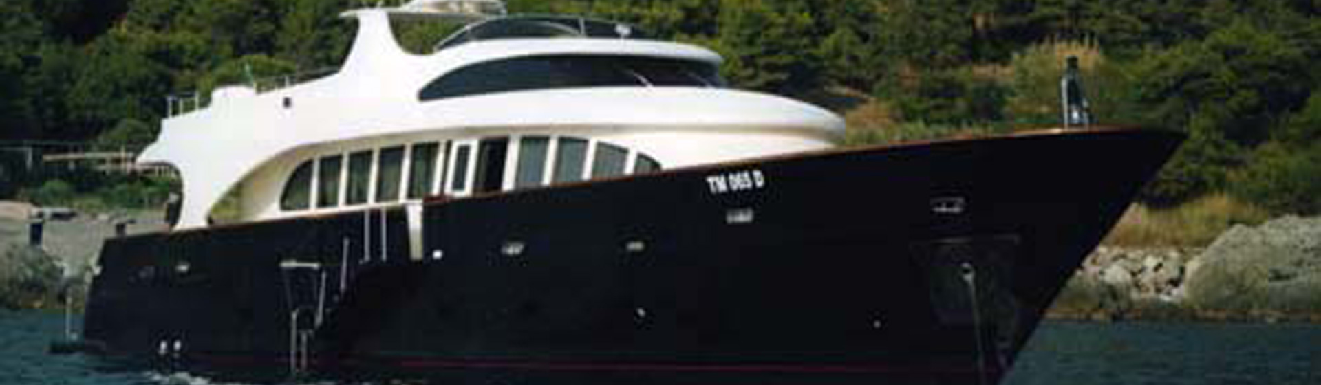 luxury crewed charter pontine islands termoli 88