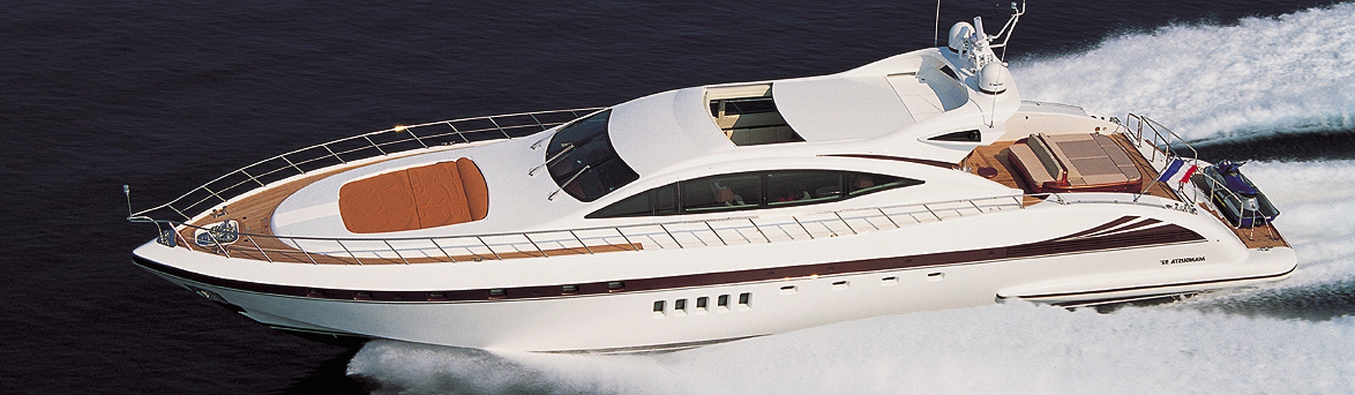 luxury motor yacht charter sicily mangusta 92