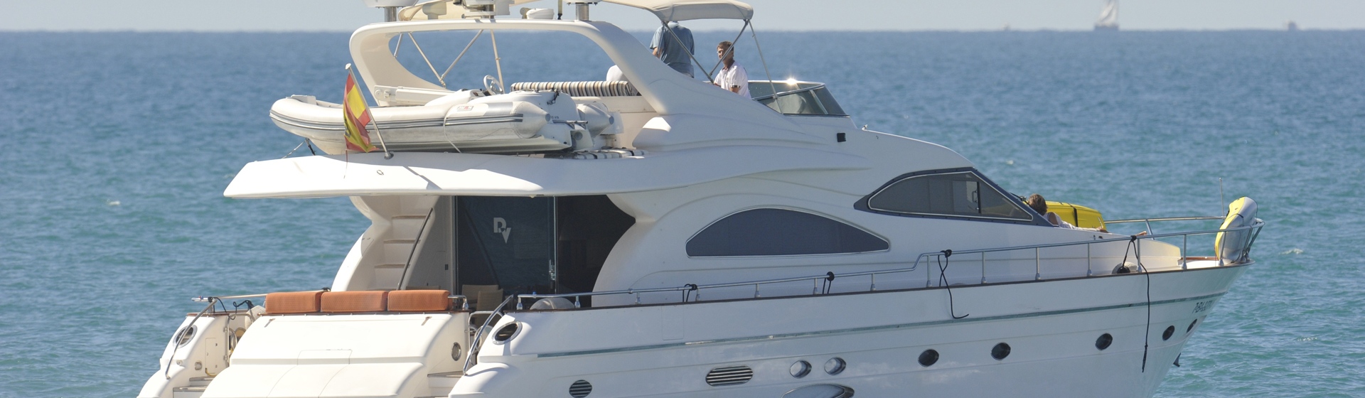 Luxury Fly Motor Yacht Charter Ibiza Astondoa 72 (1)