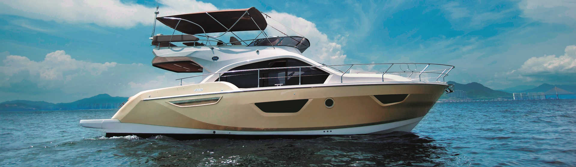 Sessa FLY 42 Bareboat motor yacht Menorca
